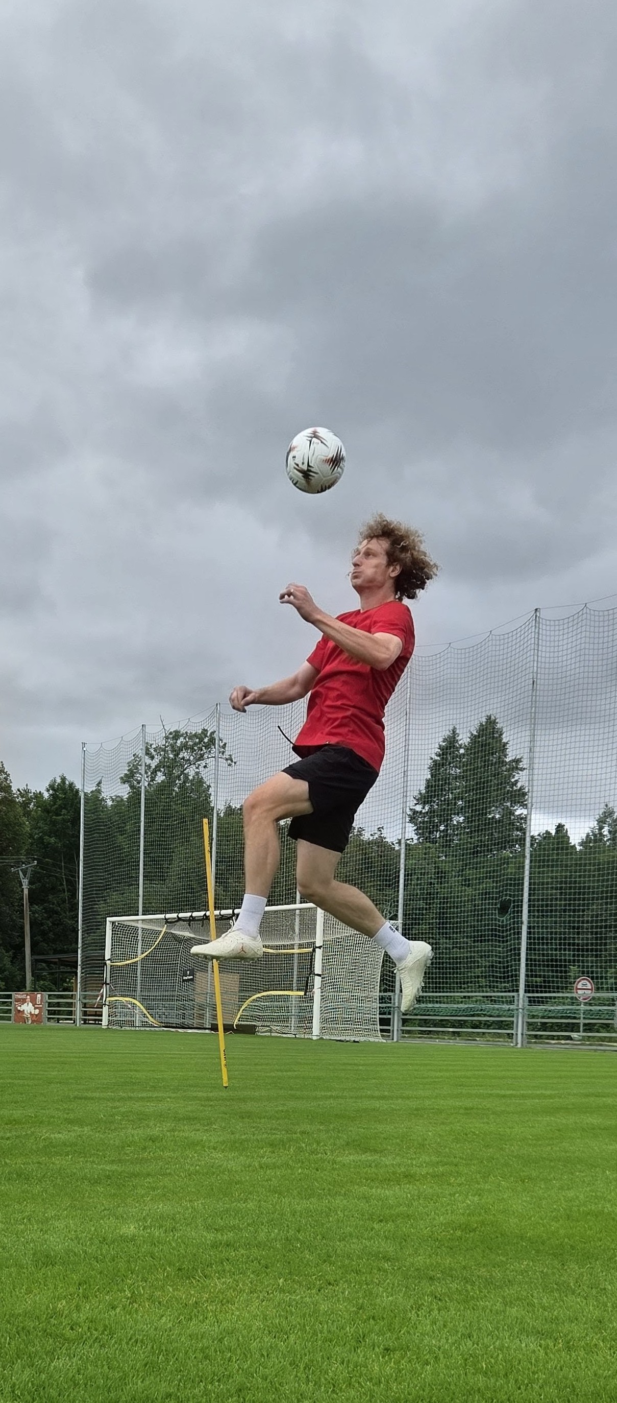 Alex Král při individuálním tréninku